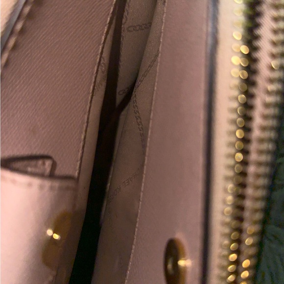 Michael Kors pink crossbody bag - Picture 4 of 7